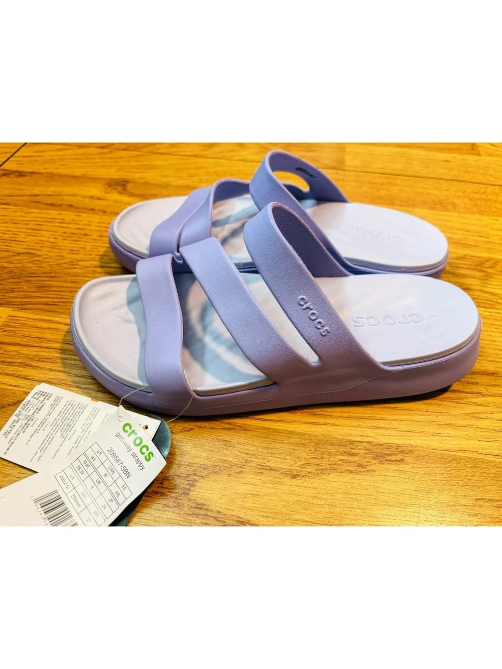 NWT- Women's Crocs Getaway Waterproof Strappy Slide Sandal- Size 8